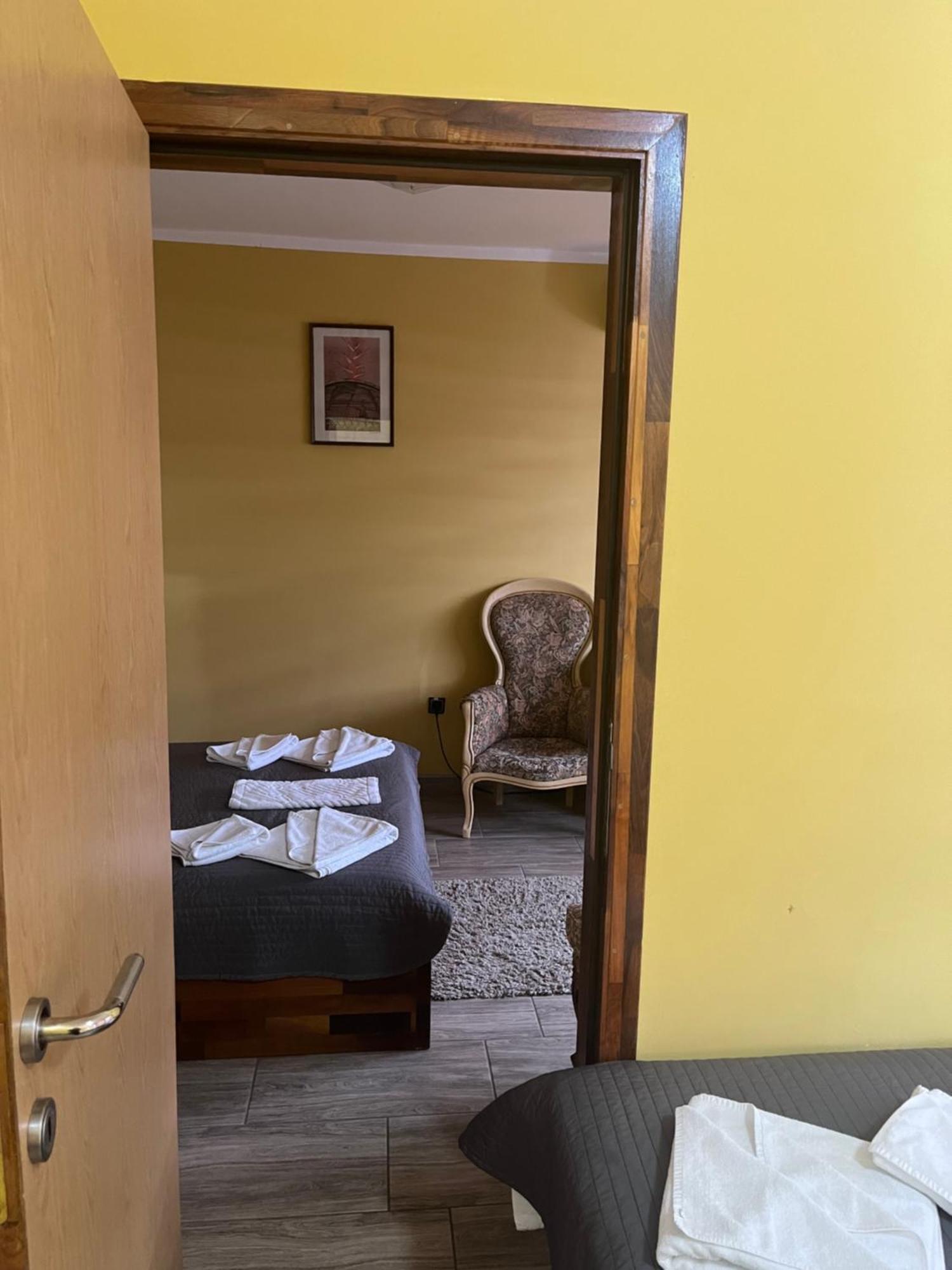 Hotel VIR Velika Plana Buitenkant foto
