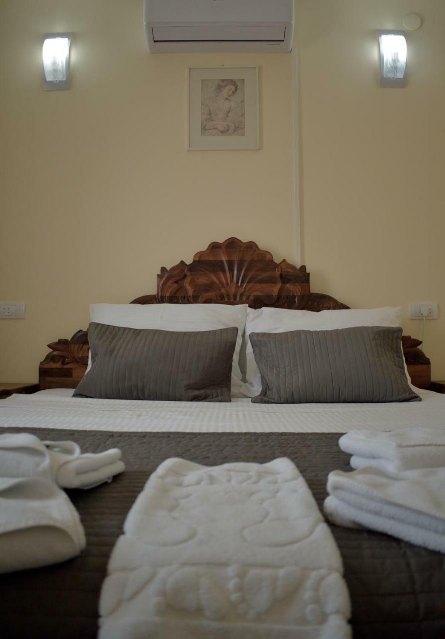 Hotel VIR Velika Plana Buitenkant foto